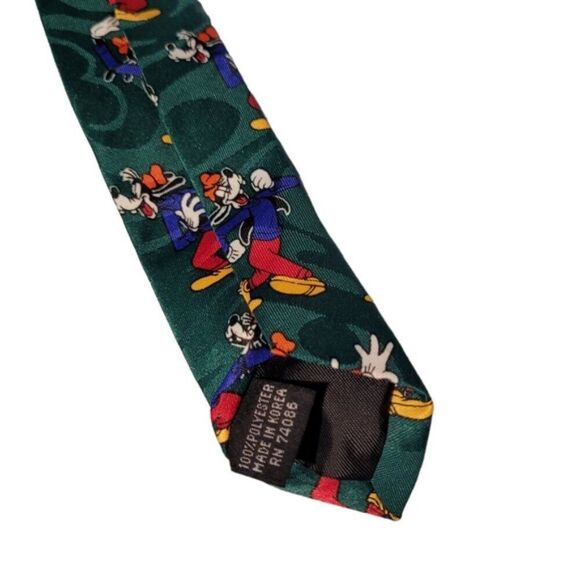 Mickey Unlimited Green and Red Goofy Tie - Picture 6 of 7
